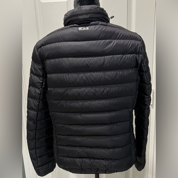 Like New ! TUMI Women's Black Down Puffer Jacket Sz LG - Picture 5 of 10